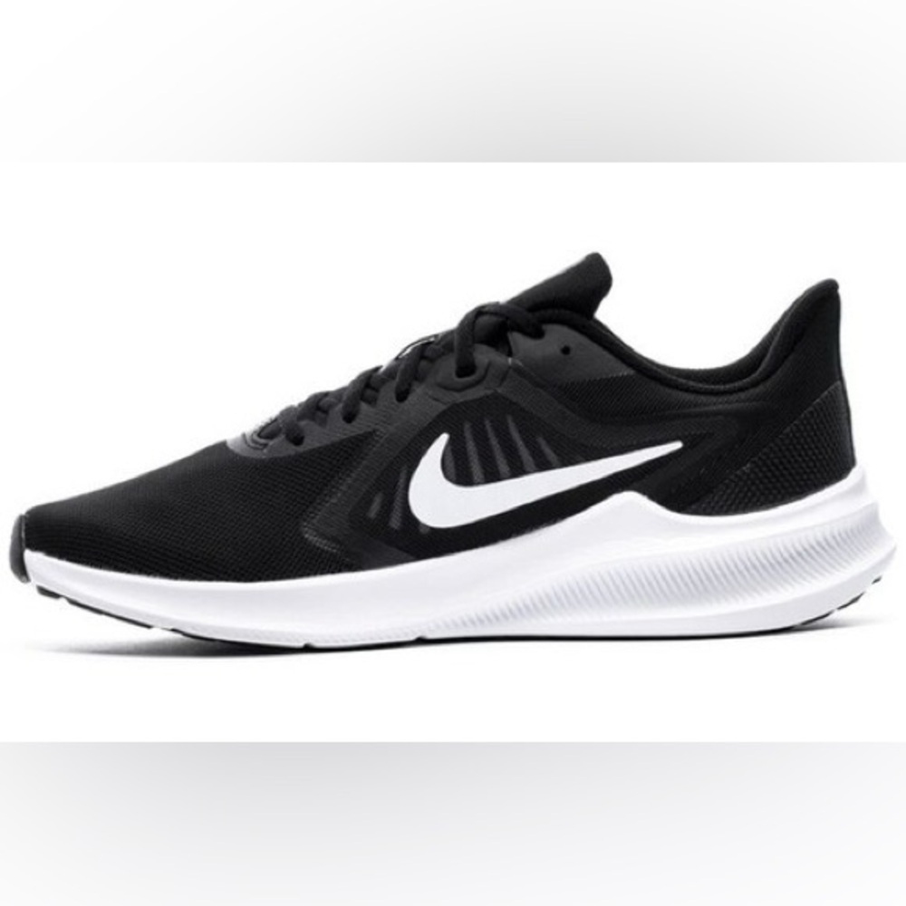 Women’s Size 5 Nike Downshifter Shoes